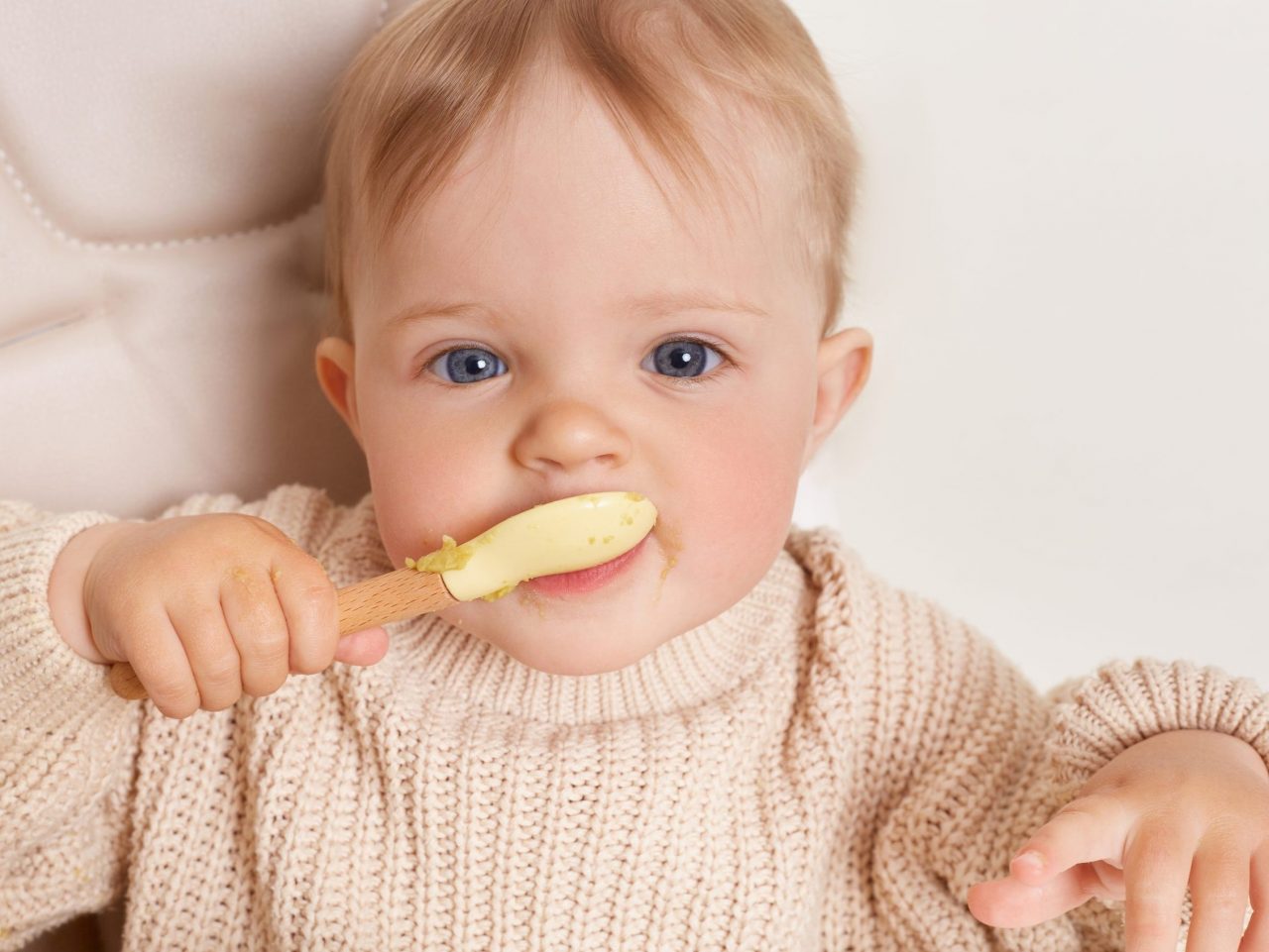 eerste hapjes baby voedingsschema